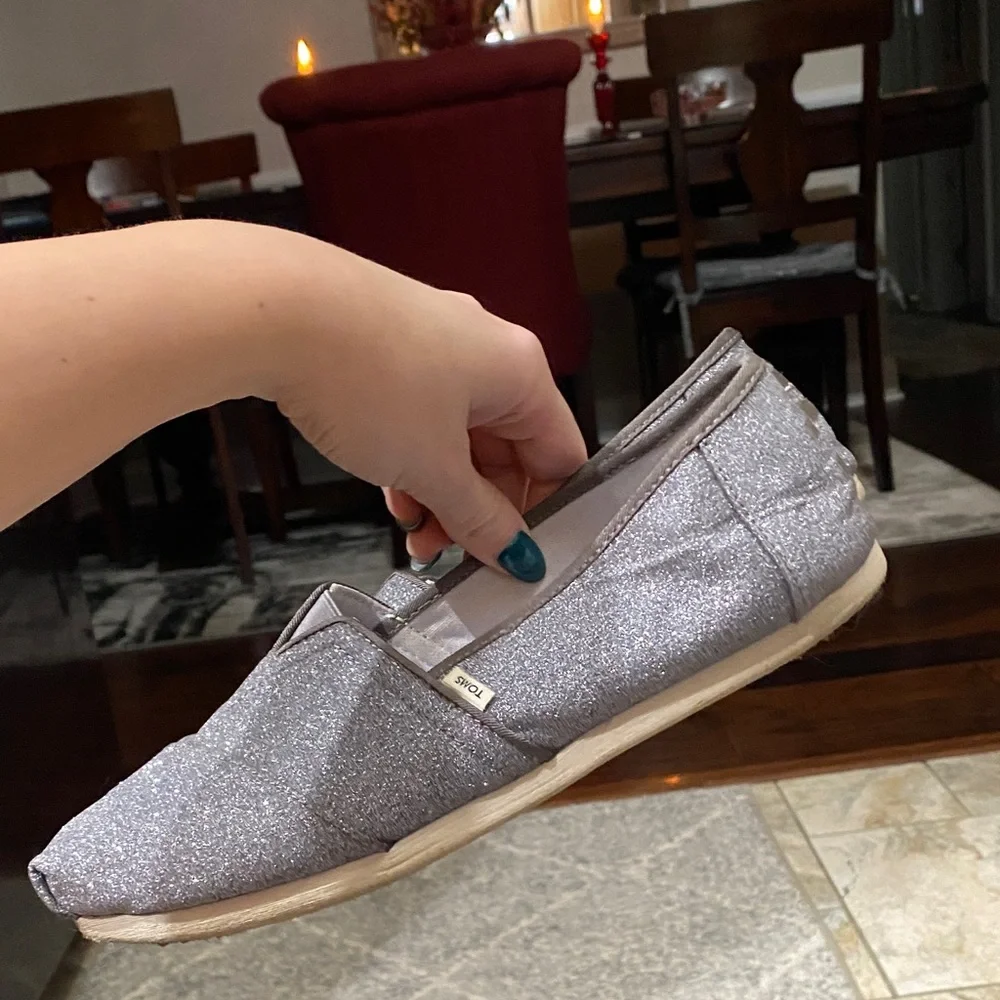 TOMS Women's Glitter Slip-On Shoes - Gray brand new